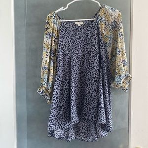 Umgee ladies, flowing top size large